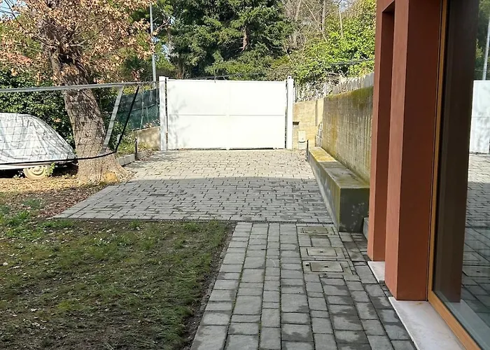 Nuovo In Collina بيزارو